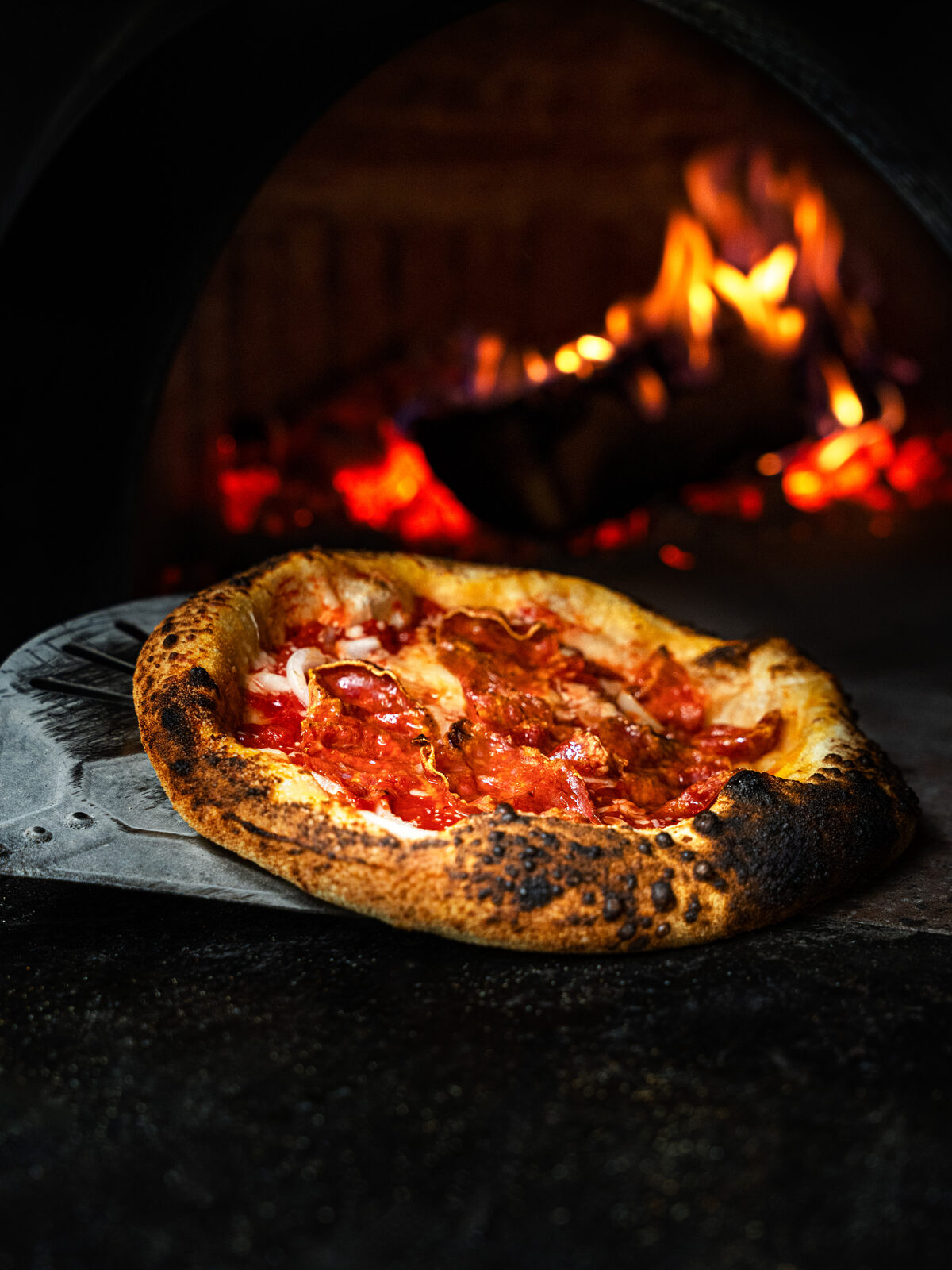 Pizza au four à bois